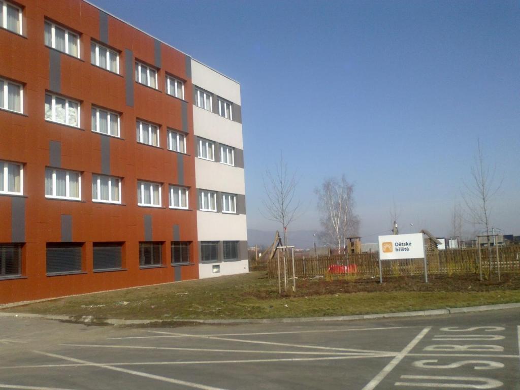 Hotel Arena Хомутов Экстерьер фото